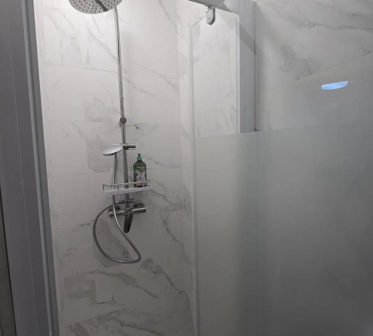 شقة E0 - Beau Studio En Intramuros, Renove Climatise أفينيون